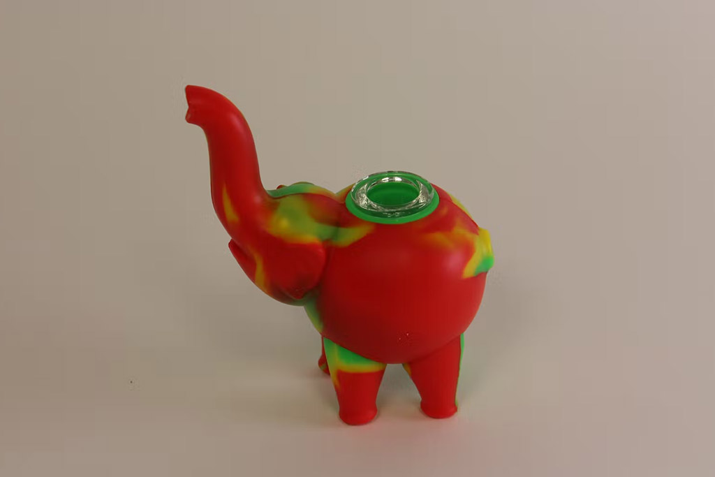 A colourful elephant pipe
