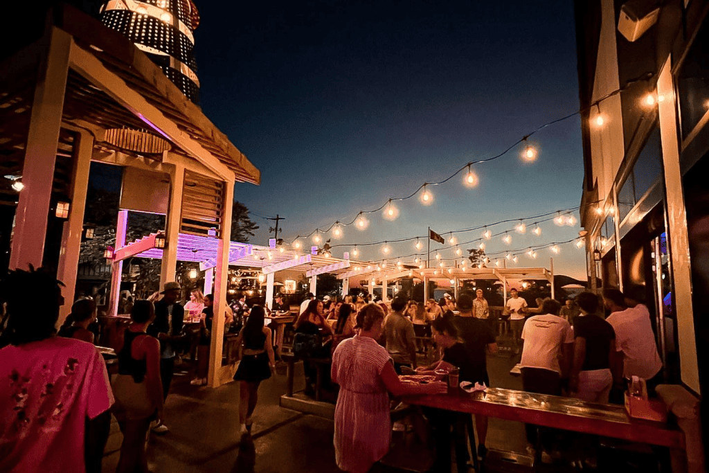 Willie’s Beach Bar